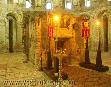 Отреставрированная часовня (кувуклия) гроба Господна в Воскресенске