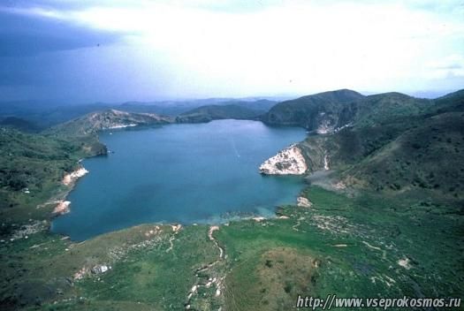 Озеро Ниос в камеруне